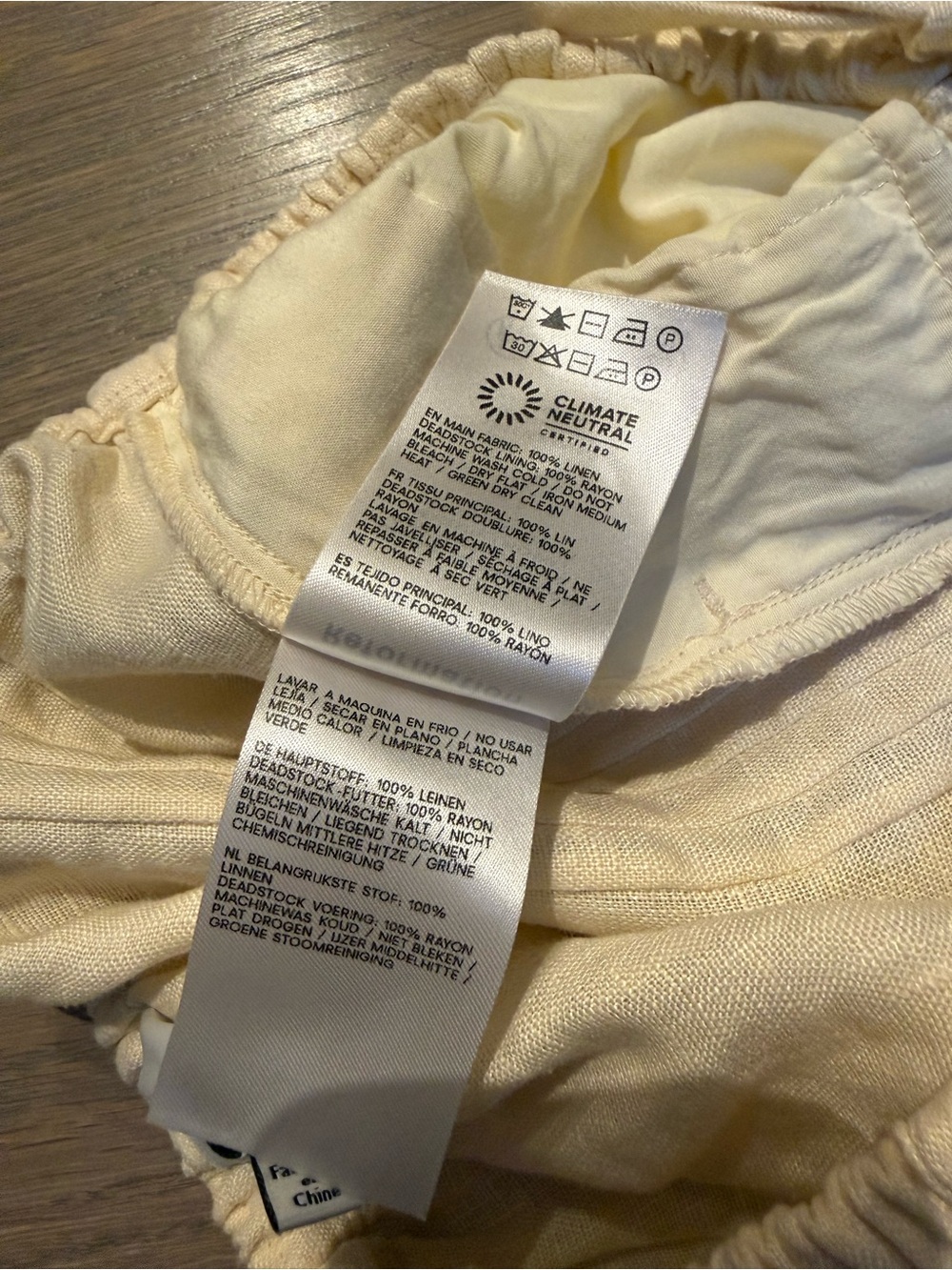 Reformation Linen Hannah Low Rise Short - Picture 5 of 8